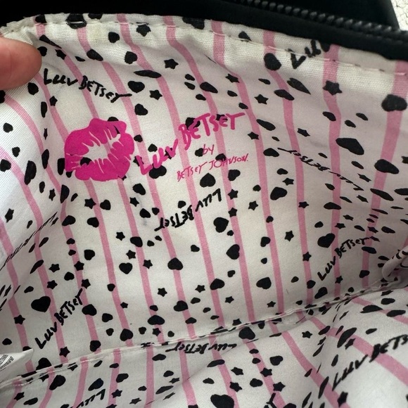 Betsey Johnson Pink and Black Heart Print Interior - Picture 6 of 8